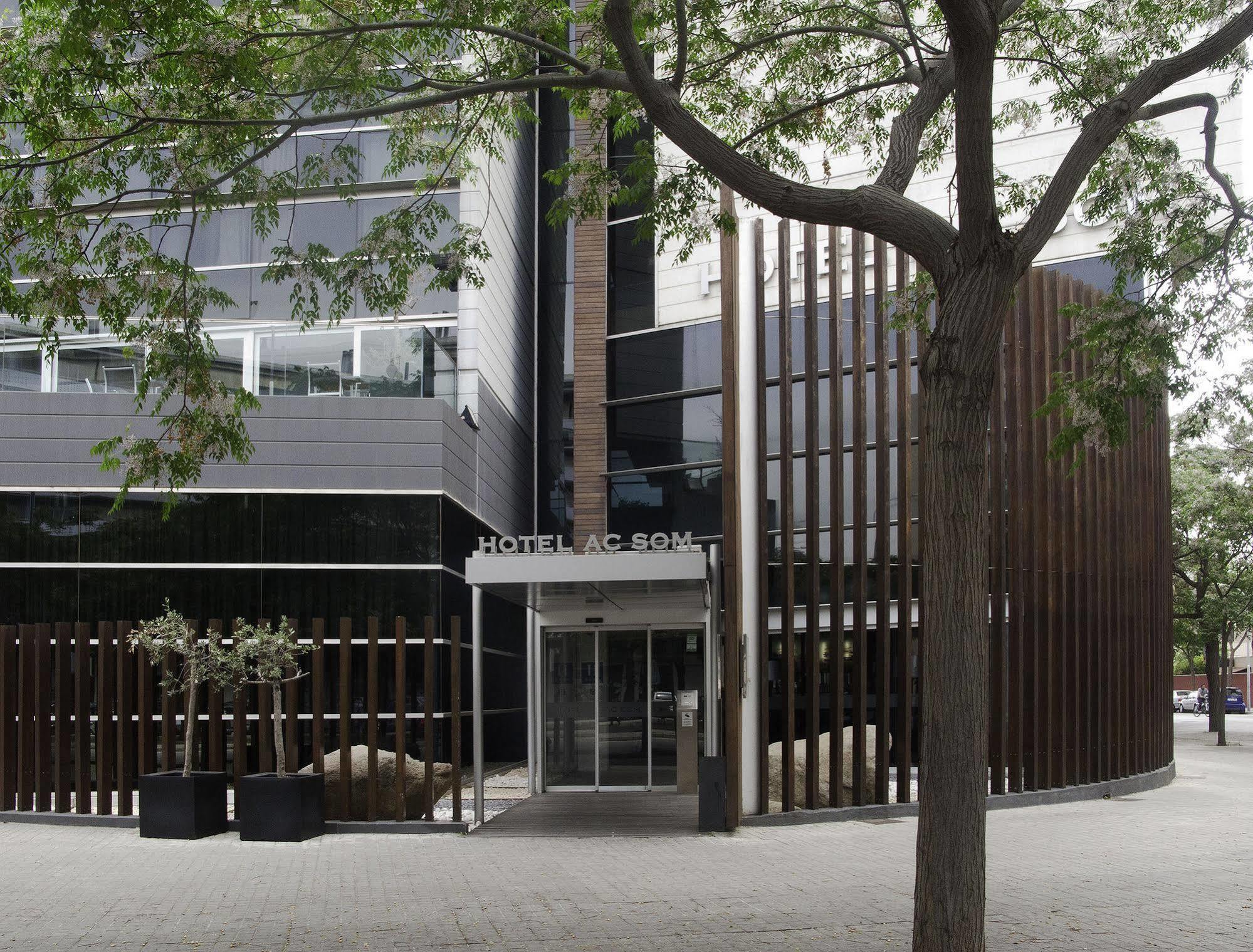 Ac Hotel Som By Marriott L'Hospitalet de Llobregat Bagian luar foto